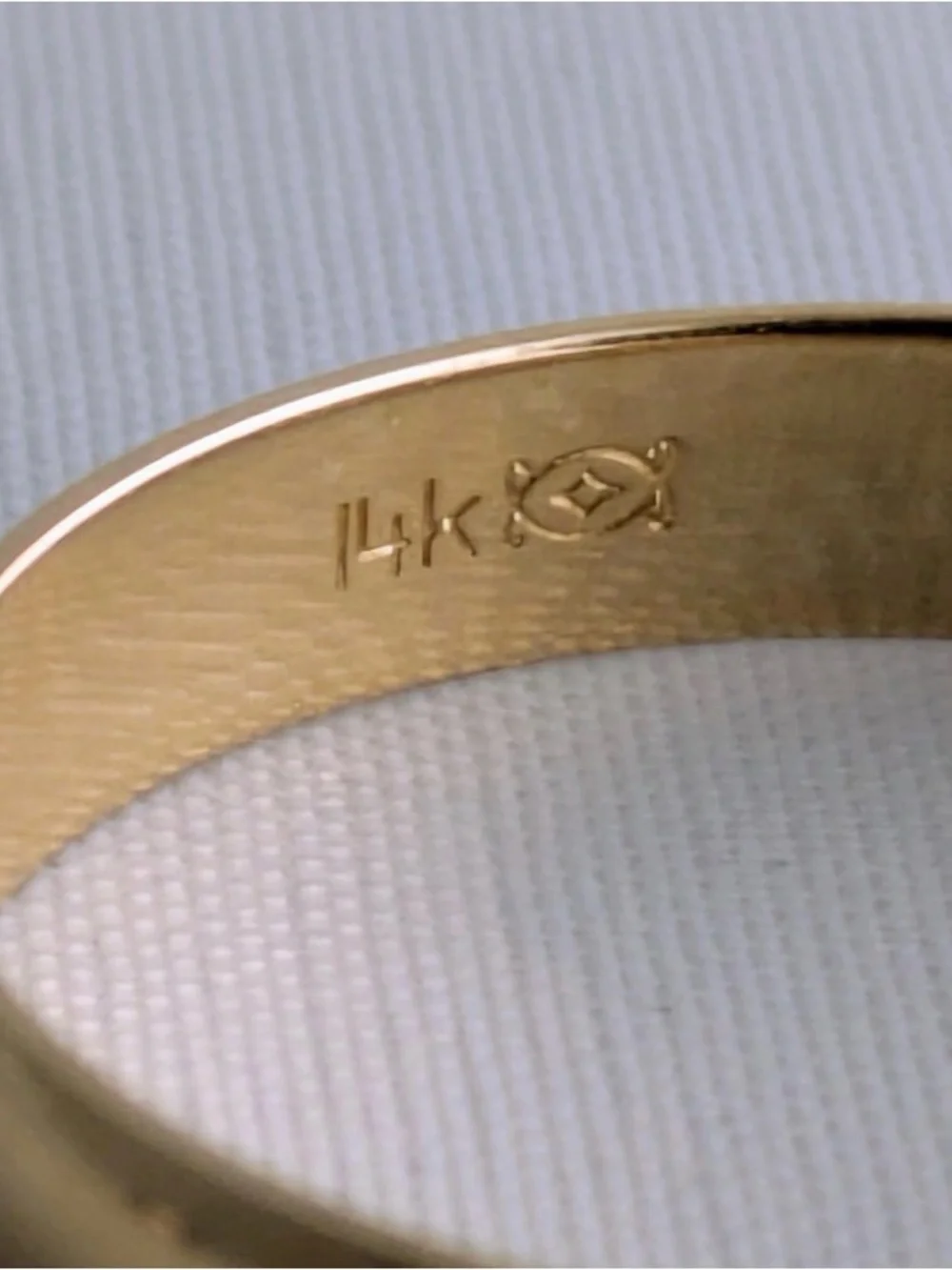 14K Yellow Gold Classic Wedding Band